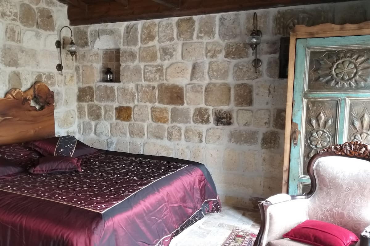 Standard Double Room, 1 King Bed | Desk, free WiFi