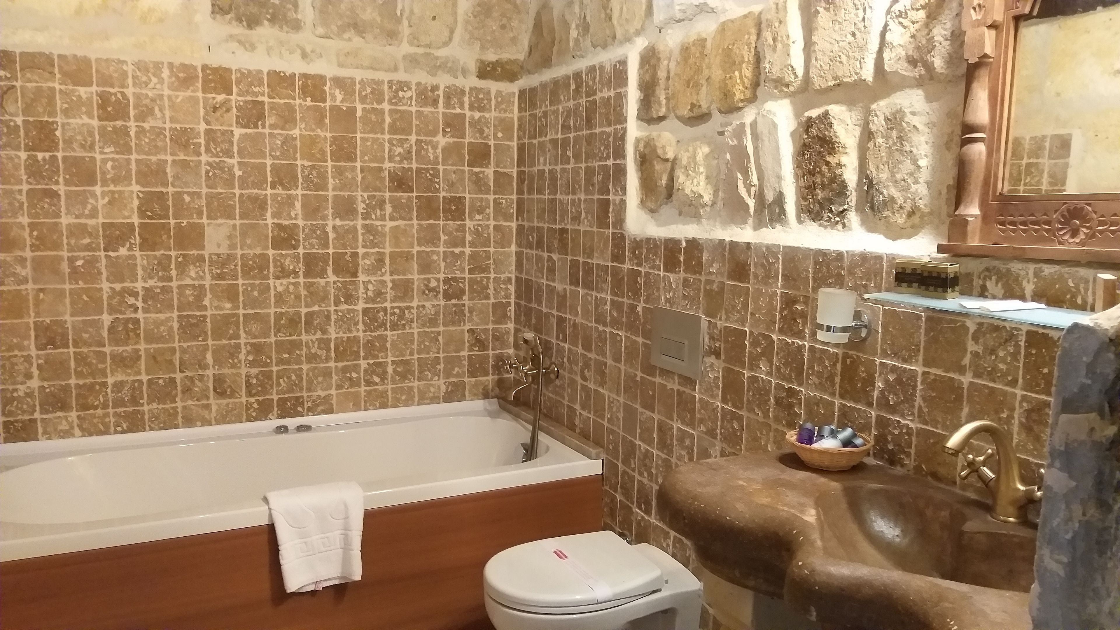 standard double room, 1 king bed | jetted bathtub