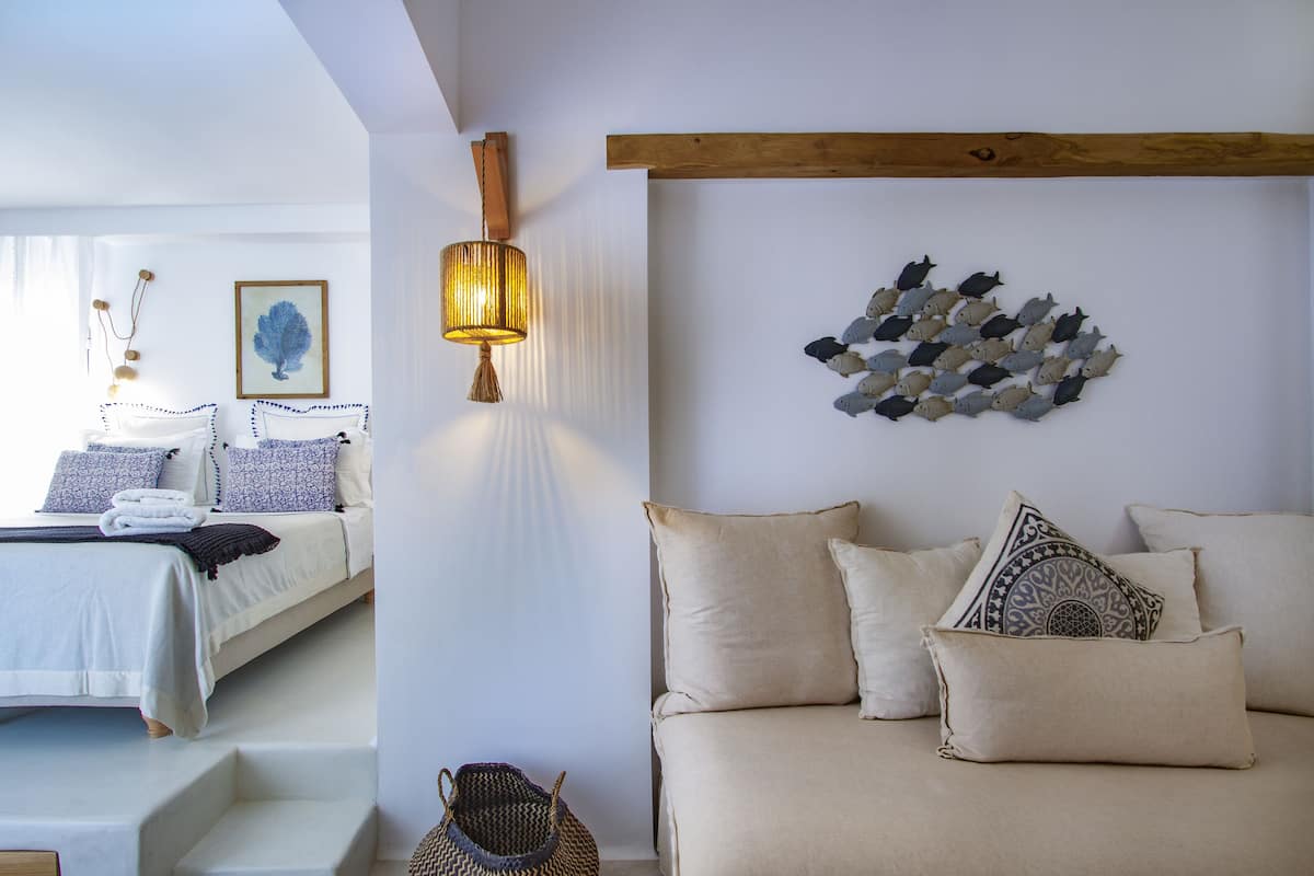 Deluxe Suite, 1 Queen Bed with Sofa bed | Egyptian cotton sheets, premium bedding, pillowtop beds, in-room safe