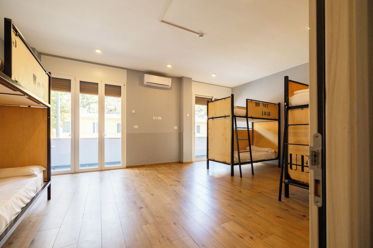 Shared Dormitory, Women only, Ensuite (max 6 people) | Desk, blackout curtains, soundproofing, iron/ironing board