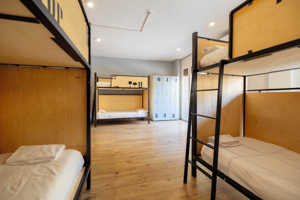 Shared Dormitory, Men only, Ensuite (max 8 people) | Desk, blackout curtains, soundproofing, iron/ironing board