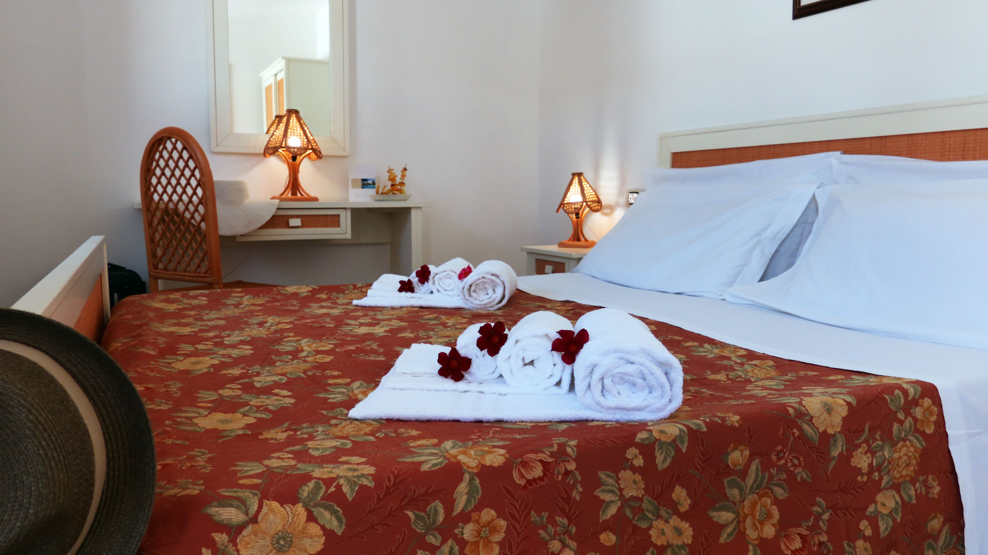 Economy Double Room, 1 Bedroom | Hypo-allergenic bedding, desk, blackout drapes, cribs/infant beds