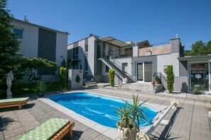 Outdoor pool - Ferienhaus Piešťany (Banka)