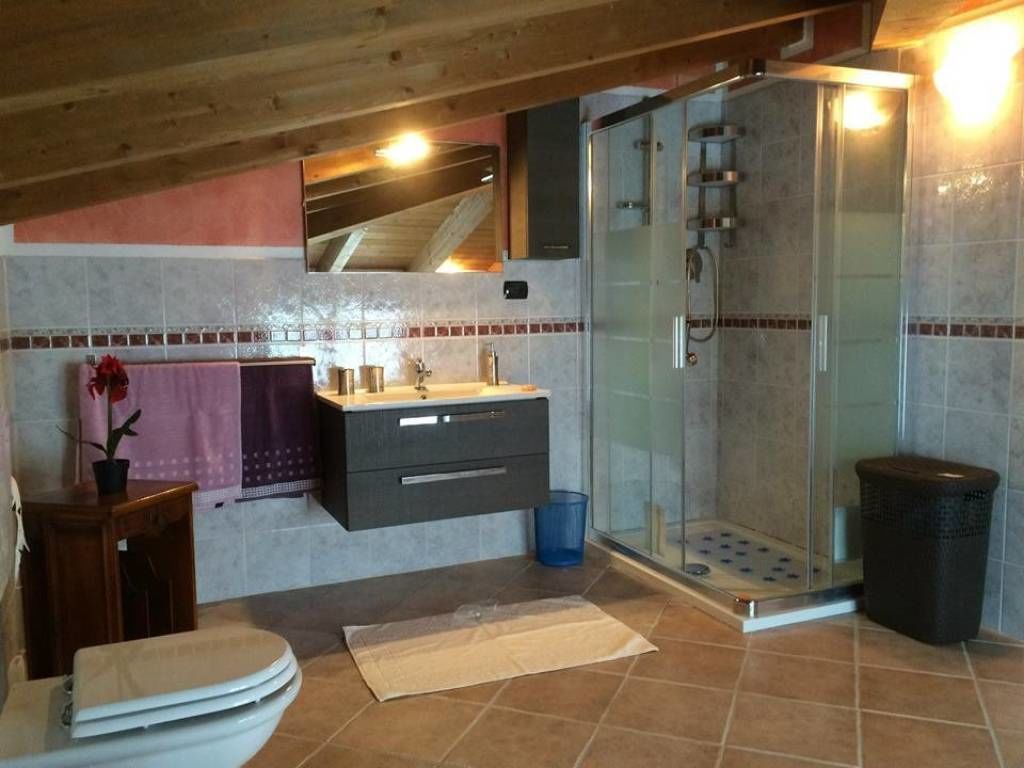 Doccia, set di cortesia gratuito, asciugacapelli, bidet