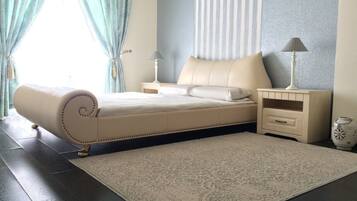 Comfort Townhome, 2 Bedrooms | Premium bedding, free minibar, desk, free rollaway beds