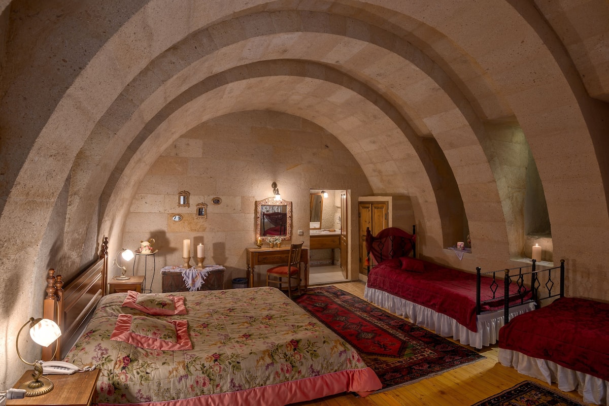 Honeymoon kamer, 1 twee- of 2 eenpersoonsbedden | Lakens van Egyptisch katoen, luxe beddengoed, een kluis op de kamer