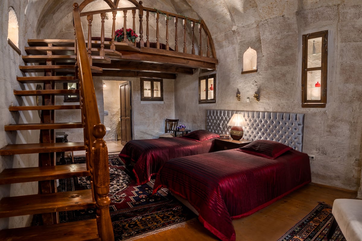 Deluxe kamer, 1 twee- of 2 eenpersoonsbedden | Lakens van Egyptisch katoen, luxe beddengoed, een kluis op de kamer