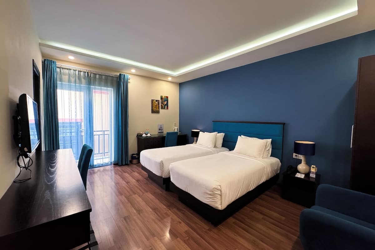 Superior Twin Room | 1 bedroom, in-room safe, desk, blackout curtains
