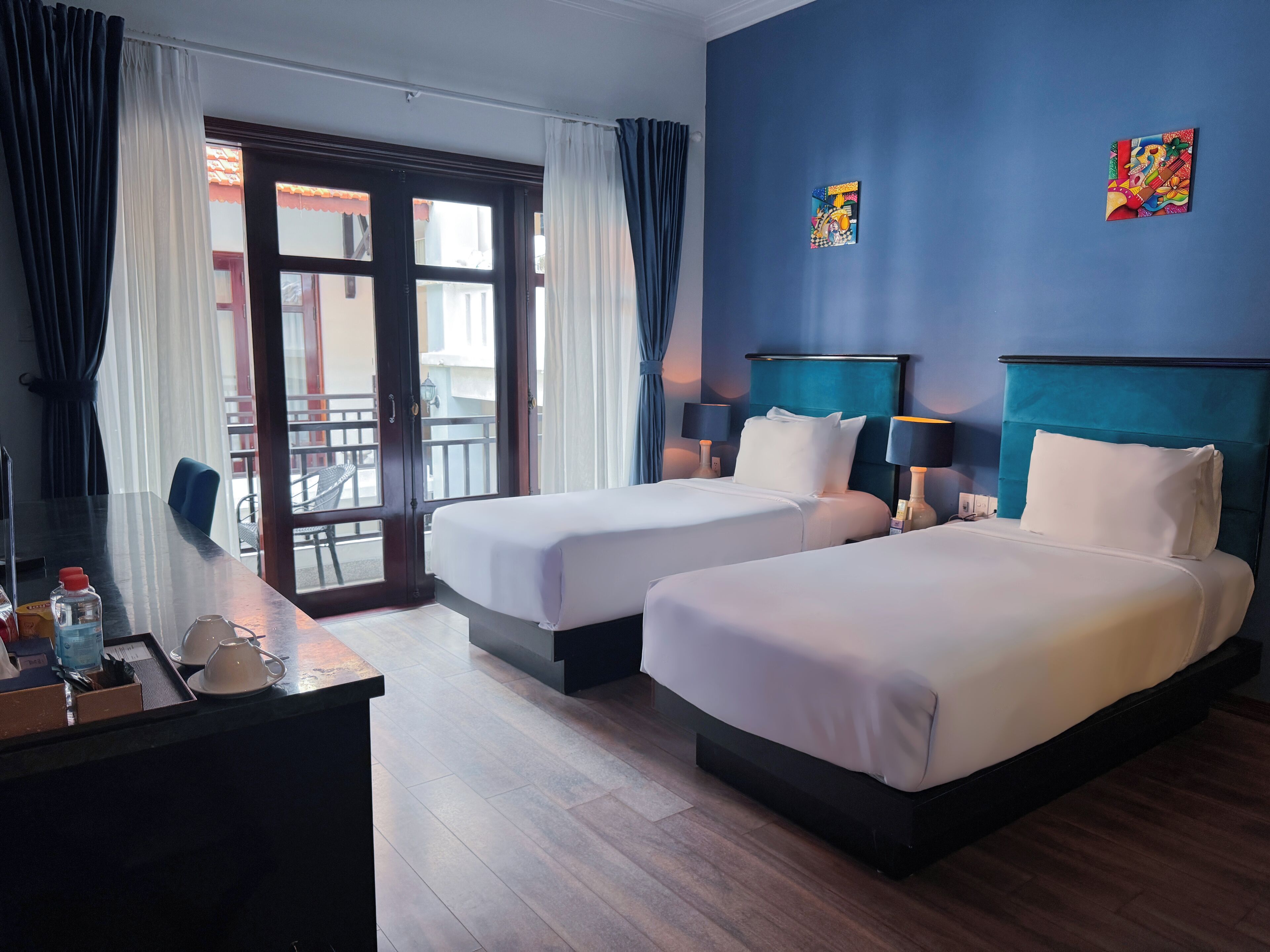 Deluxe Twin Room | In-room safe, desk, blackout drapes, soundproofing