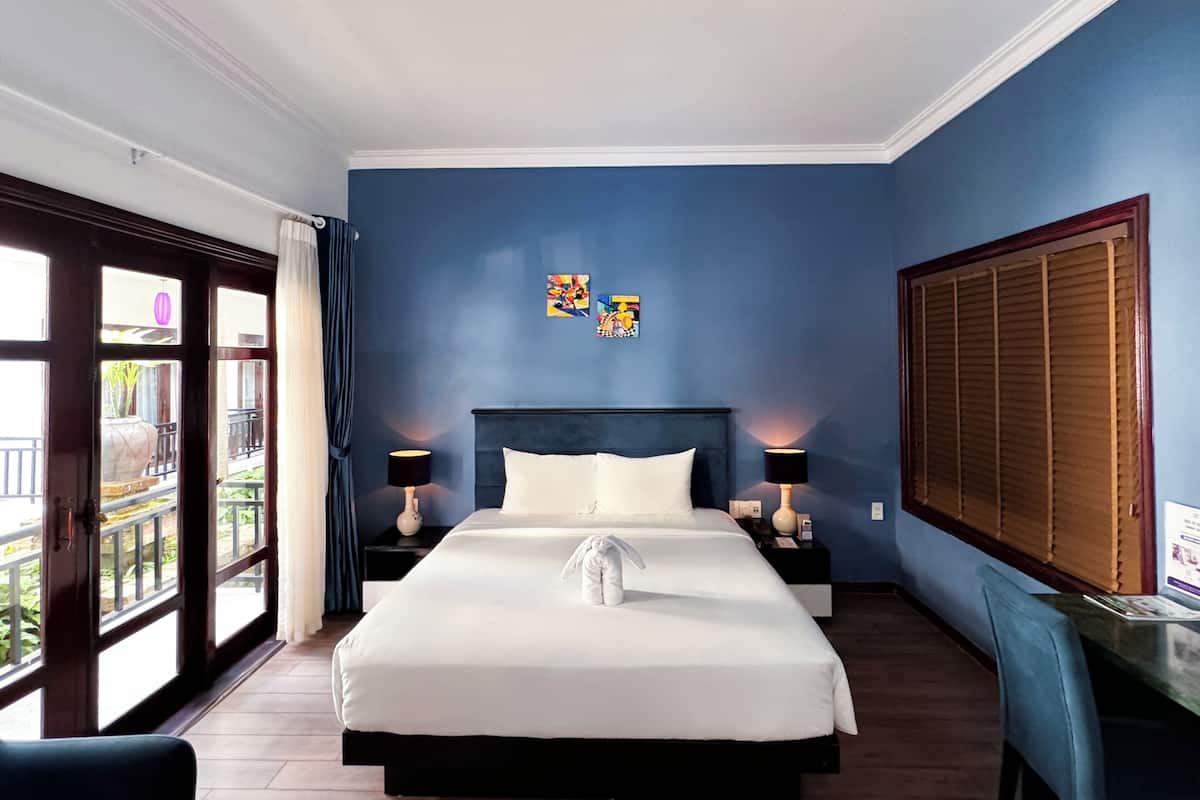 1 bedroom, in-room safe, desk, blackout curtains