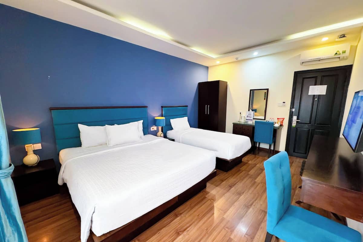 1 bedroom, in-room safe, desk, blackout curtains