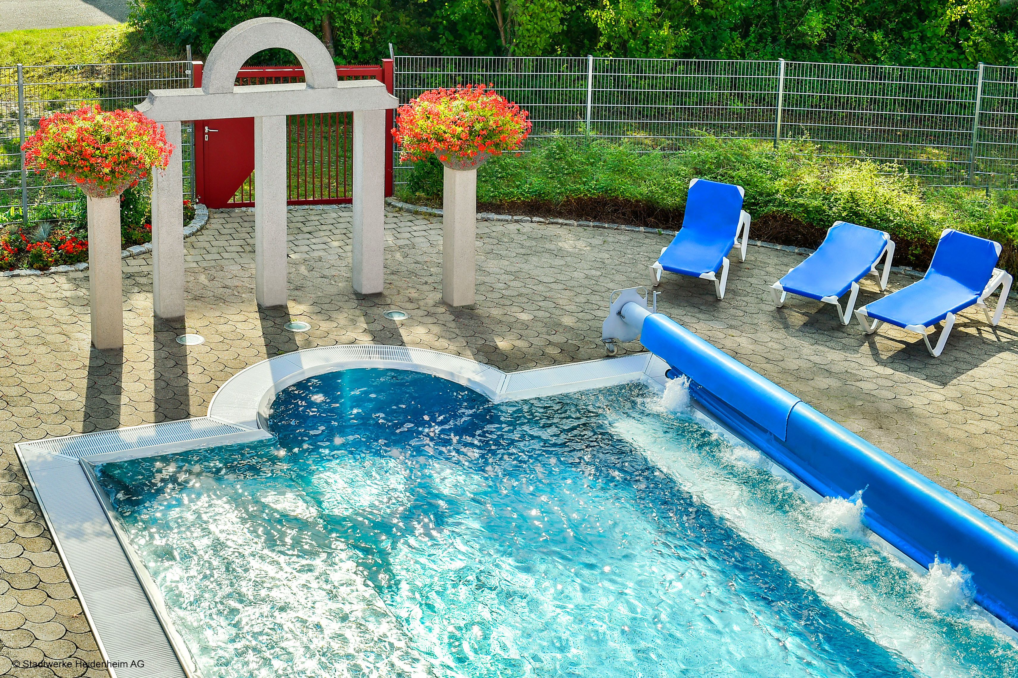 indoor pool, 2 outdoor pools, open 10:00 am to 6:00 pm, pool loungers