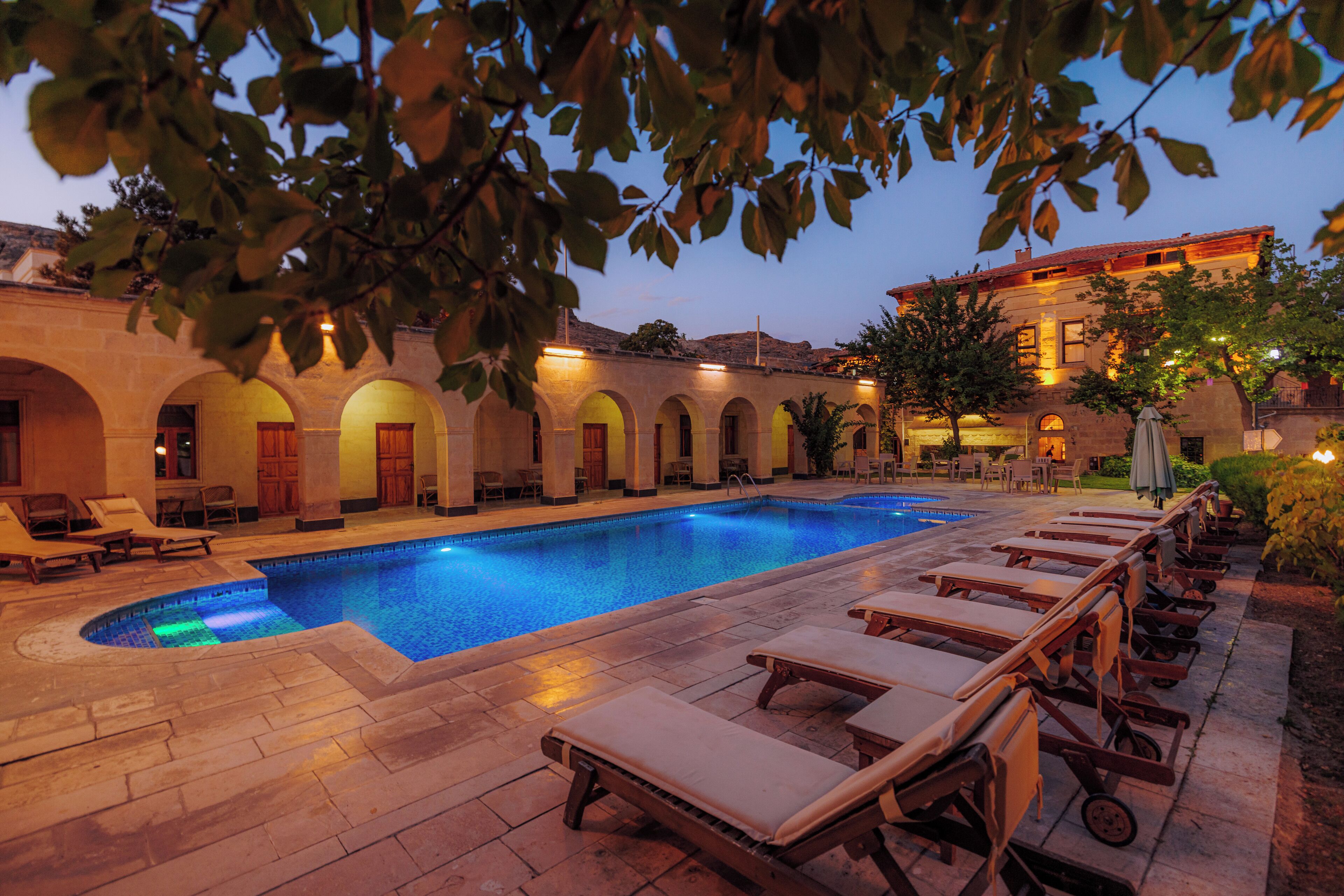 2 piscinas externas, guarda-sóis, espreguiçadeiras