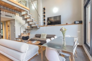 Family Duplex, 3 Bedrooms, Terrace, Ground Floor | Living area