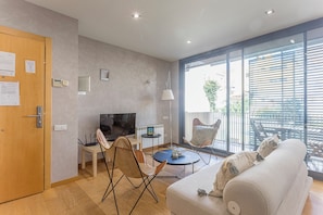 Design Penthouse, 2 Bedrooms, Terrace | Living area | Flat-screen TV