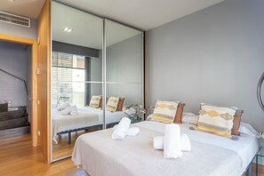 Design Penthouse, 2 Bedrooms, Terrace | 1 bedroom, in-room safe, individually furnished, iron/ironing board - MSB Gracia Pool Terrace Center (Barcelona)