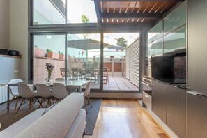 Duplex familial, 3 chambres, terrasse, rez-de-chaussée | Vue de la chambre