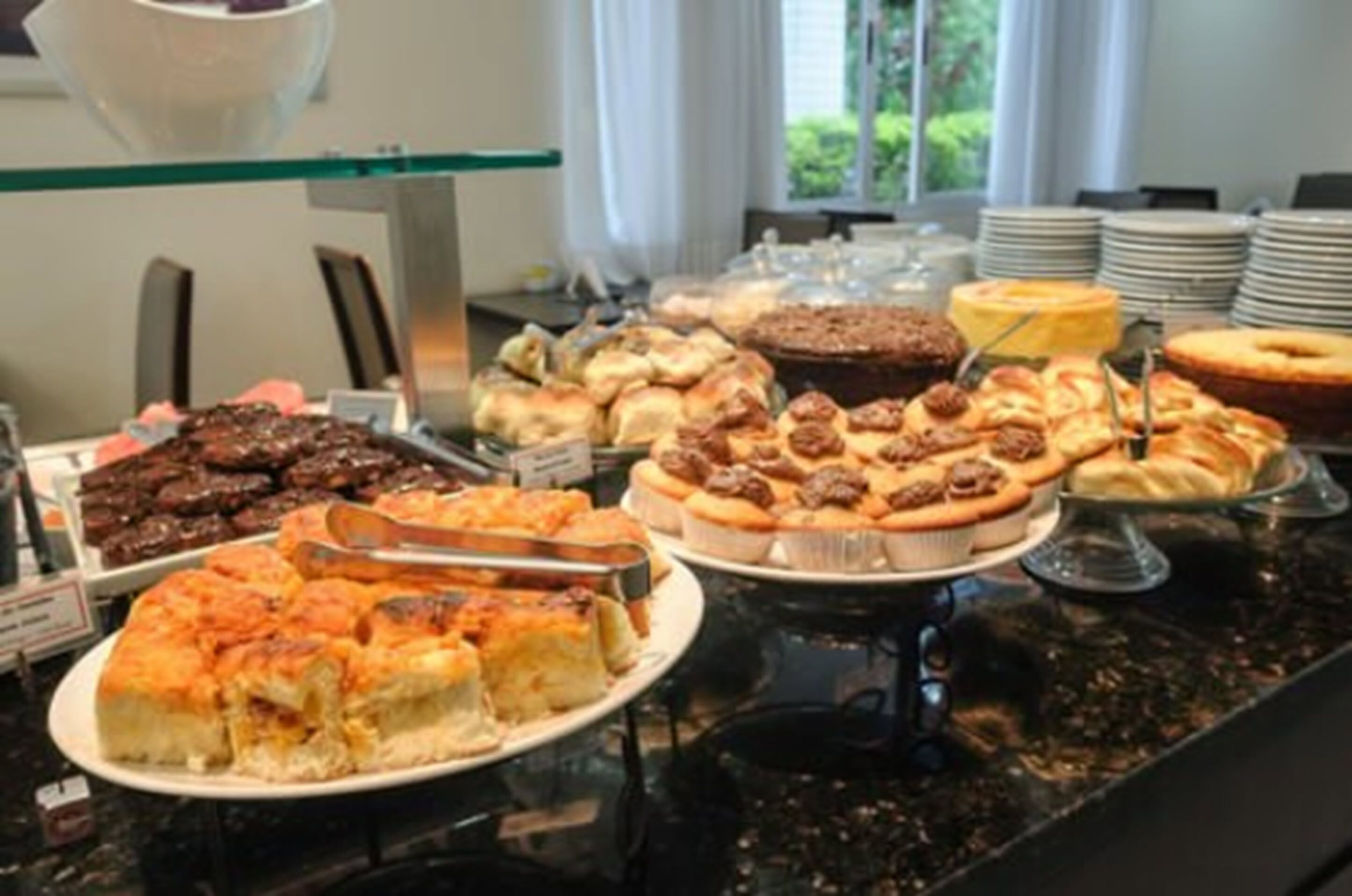 daily buffet breakfast (brl 25 per person)
