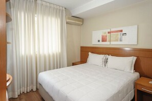 Superior Suite, 1 Double Bed | 1 bedroom, minibar, desk, blackout curtains - Hotel The Premium (Osasco)