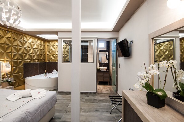 Junior Suite, 1 Double Bed | Television