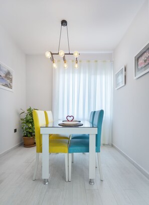 Superior Apartment (A Block) | 1 habitación, caja de seguridad en la habitación y escritorio 