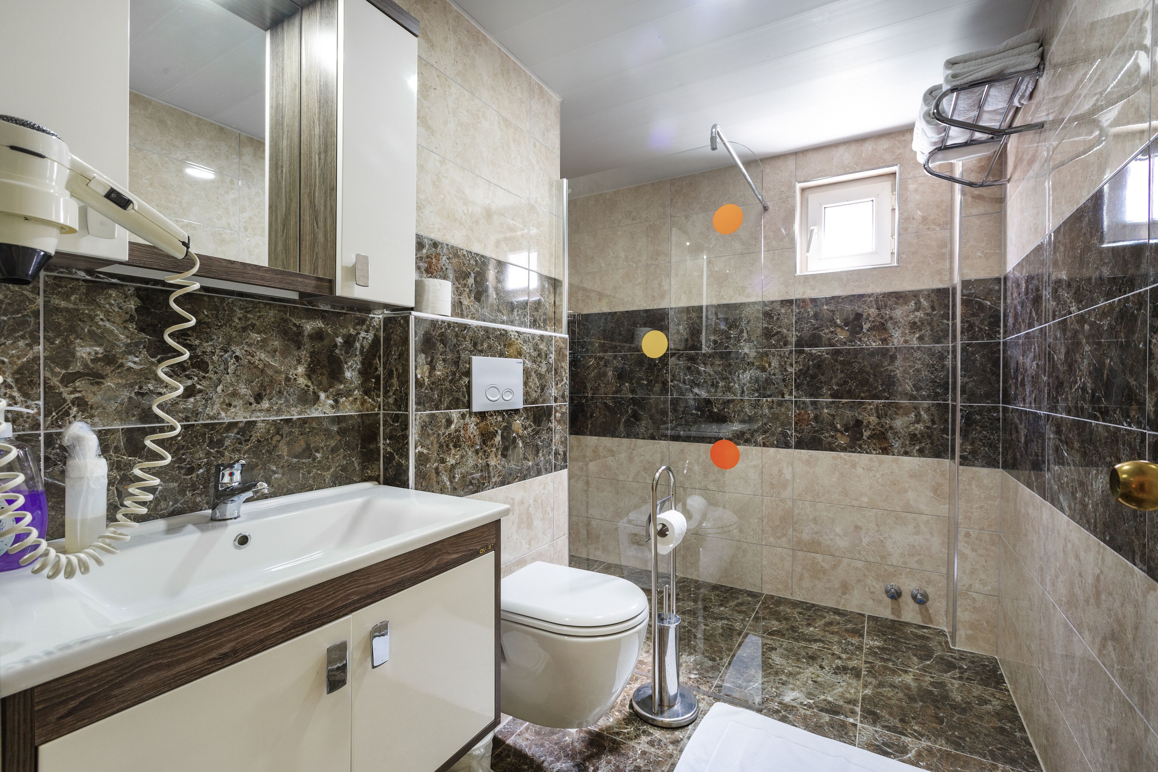 Shower kamar mandi