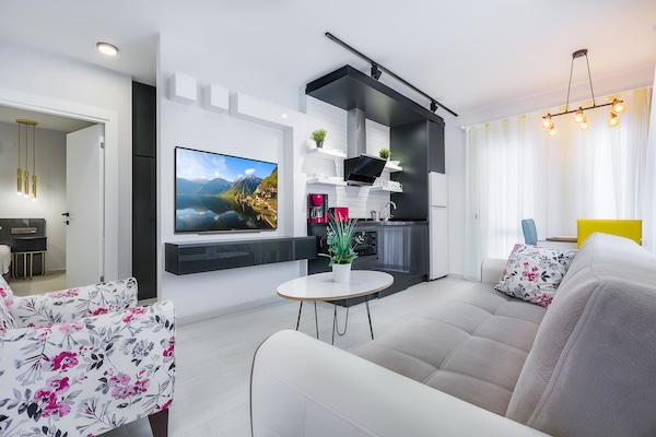 1 bedroom, in-room safe, desk, soundproofing