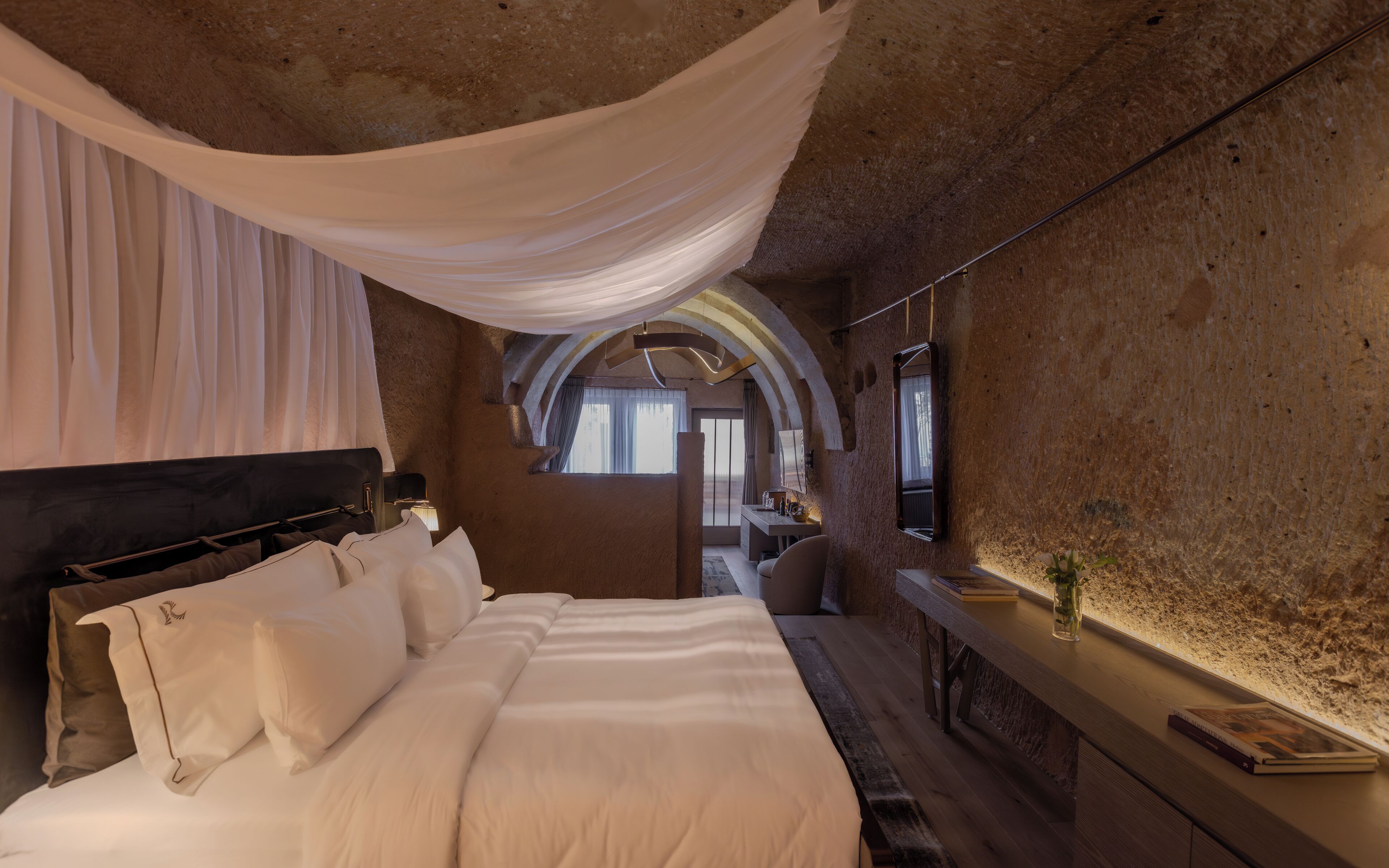 Spacious Cave Suite | Premium bedding, minibar, in-room safe, blackout drapes