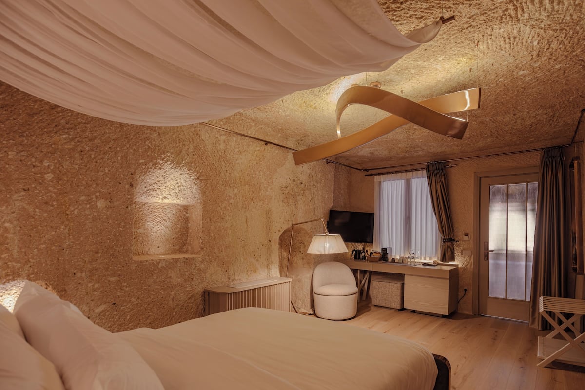 Homelike Cave Room, Twin | 고급 침구, 미니바, 객실 내 금고, 암막 커튼
