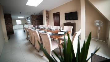 Penthouse | In-room dining