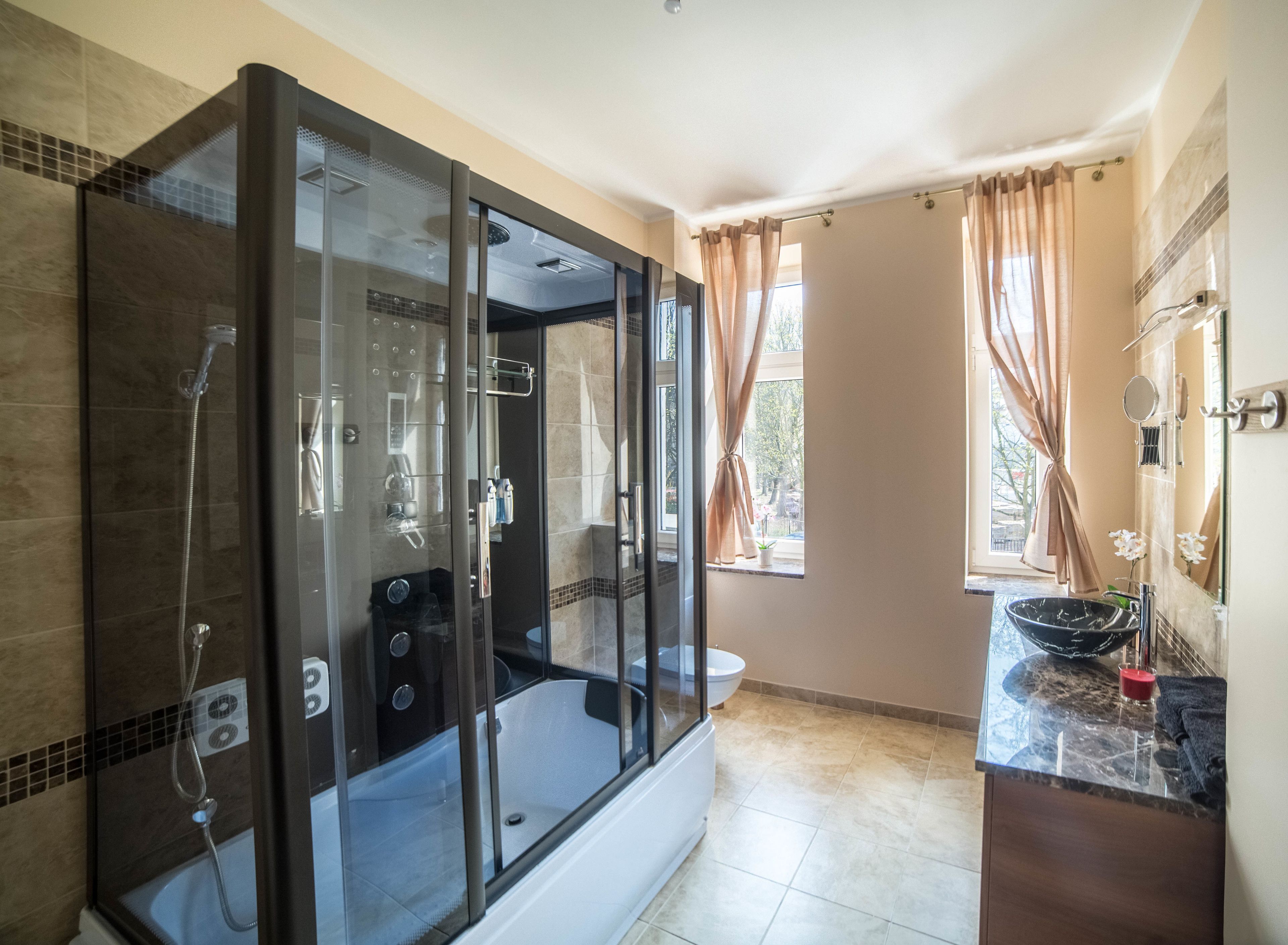 Apartment (Downtown) | Bathroom | Hair dryer, towels