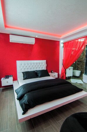 Exclusive Double or Twin Room | Peti besi dalam bilik, meja, kalis bunyi, seterika/papan seterika 