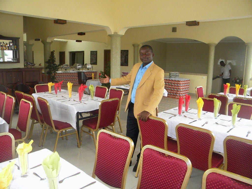 Spécialités Cuisine locale et internationale