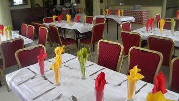 Free daily full breakfast