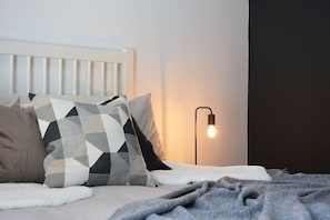 Chambre Double | Bureau, espace de travail pour ordinateur portable