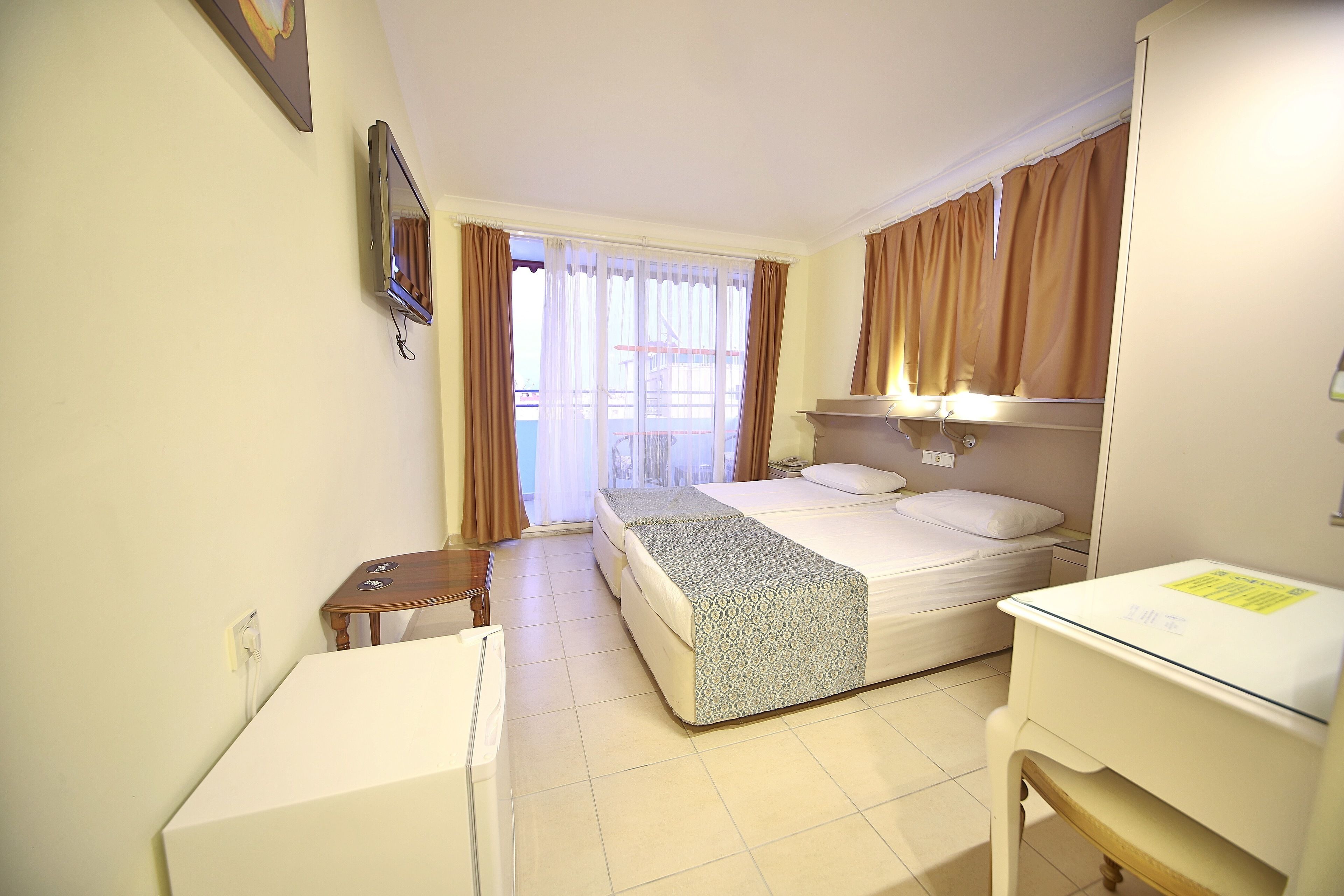 Photo - Gallion Hotel