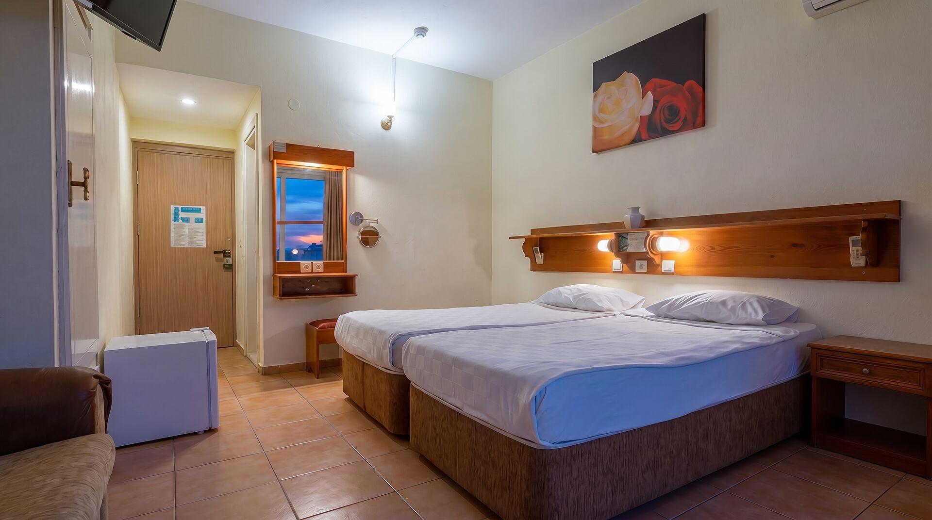 Superior-Dreibettzimmer, 1 Schlafzimmer | Hochwertige Bettwaren, laptopgeeigneter Arbeitsplatz
