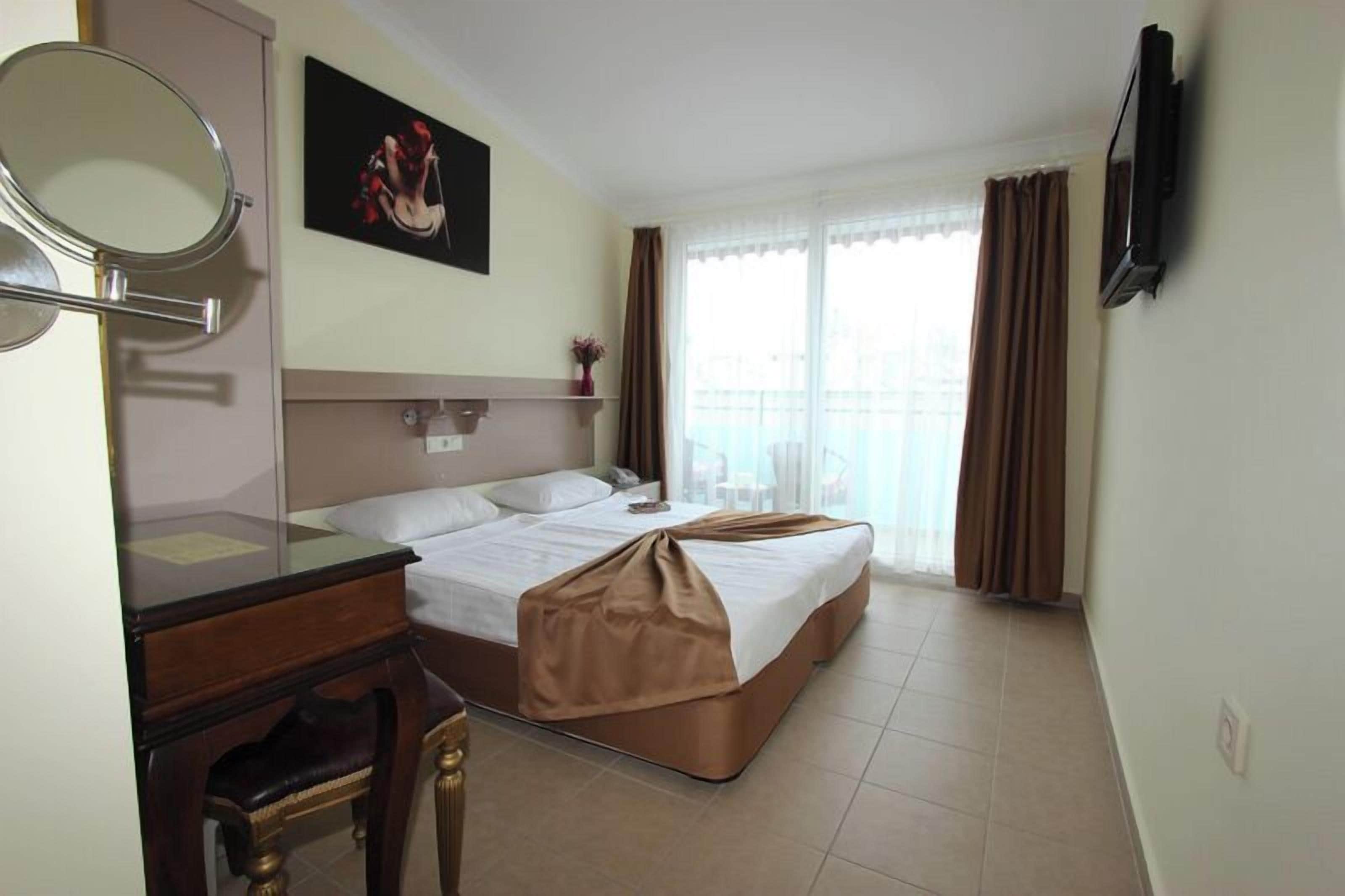 Photo - Gallion Hotel