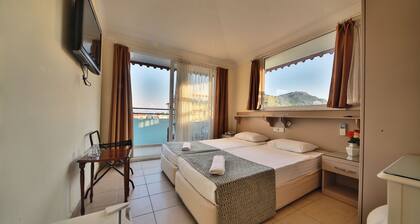 Gallion Hotel