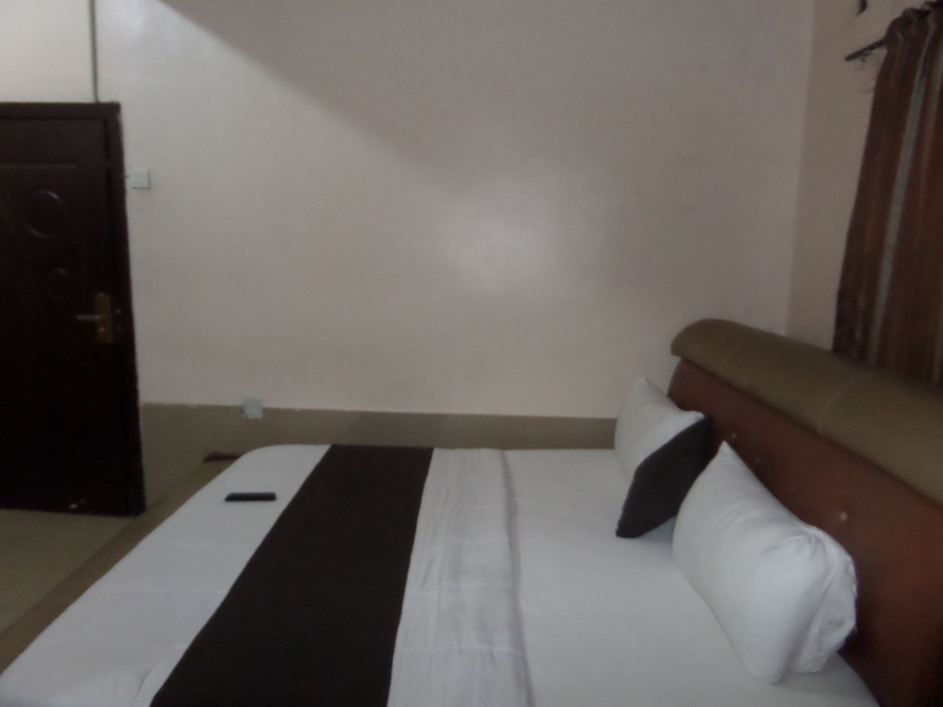 deluxe room | premium bedding, in-room safe, desk, laptop workspace