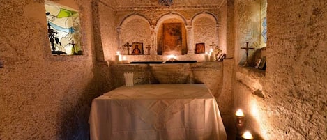 华丽客房, 1 张特大床 | 高档床上用品、迷你吧(备有免费物品)、客房内保险箱、特色装修