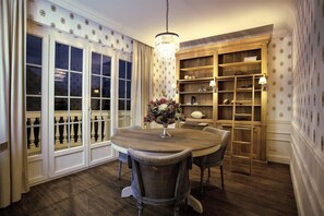 Interior detail - Lemon House (Savoca)