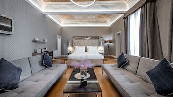 Studiosuite – president, badekar, byutsikt | Allergitestet sengetøy, dundyner, minibar og safe på rommet