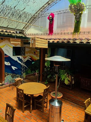 Twin Room, Shared Bathroom | Terrace/patio - Greenhouse Bolivia - Hostel (La Paz)