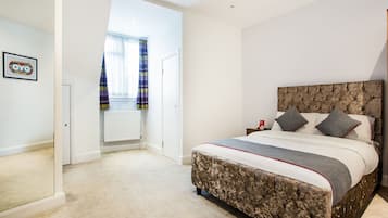 Deluxe Triple Room | Free WiFi, bed sheets