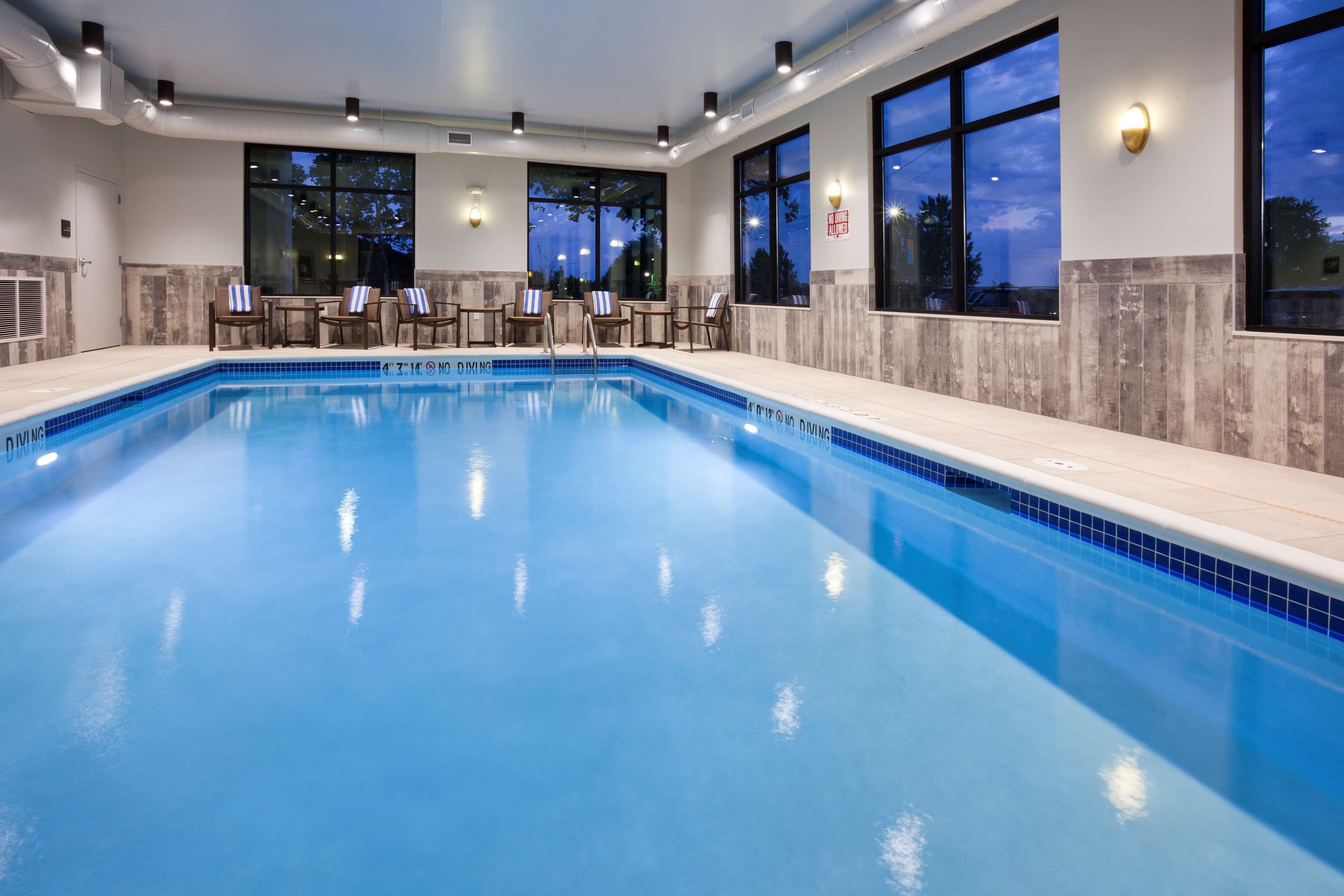 indoor pool, pool loungers