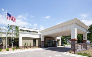 Exterior - Hampton Inn Spicer Green Lake (Spicer)