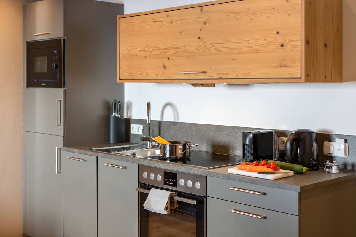 deluxe apartment, 2 bedrooms (wilderer 80 eur cleaning fee-not incl) | private kitchen | fridge, high chair, cleaning supplies