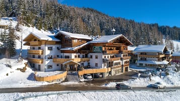 Fachada da propriedade