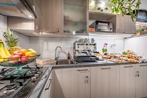 Tägliches Frühstücksbuffet gegen Gebühr